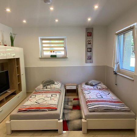 1 Zi. Apartment Naehe Flughafen/Messe Stuttgart 24H Waldenbuch Ngoại thất bức ảnh