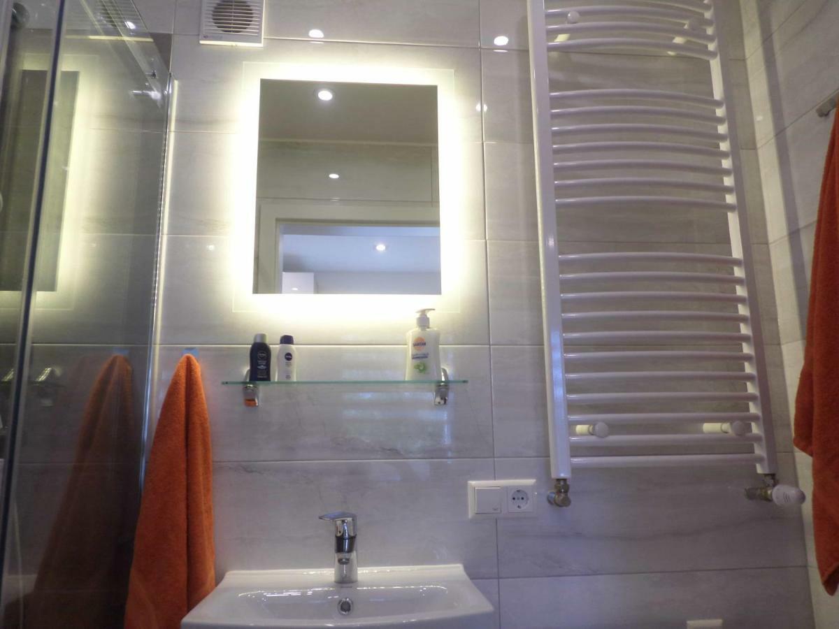 1 Zi. Apartment Naehe Flughafen/Messe Stuttgart 24H Waldenbuch Ngoại thất bức ảnh