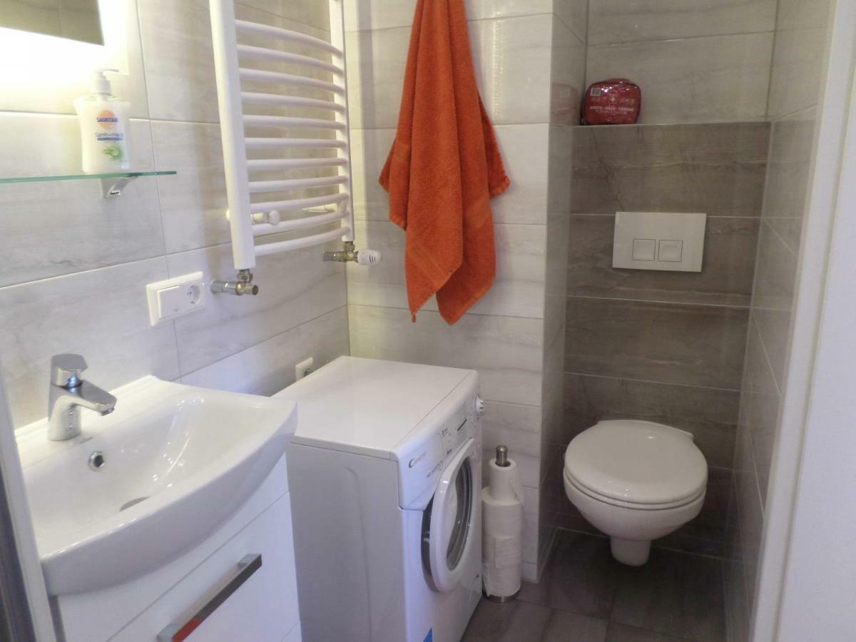 1 Zi. Apartment Naehe Flughafen/Messe Stuttgart 24H Waldenbuch Ngoại thất bức ảnh