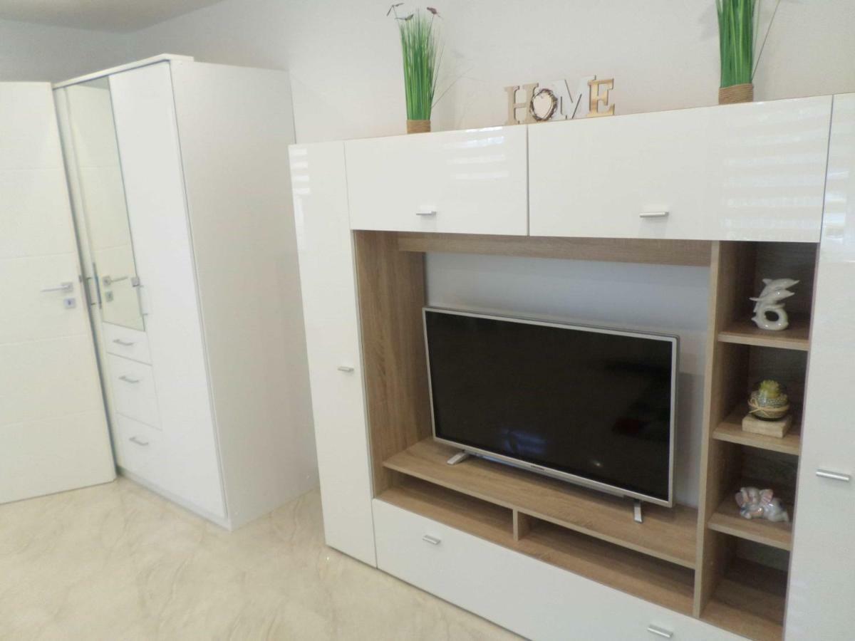 1 Zi. Apartment Naehe Flughafen/Messe Stuttgart 24H Waldenbuch Ngoại thất bức ảnh